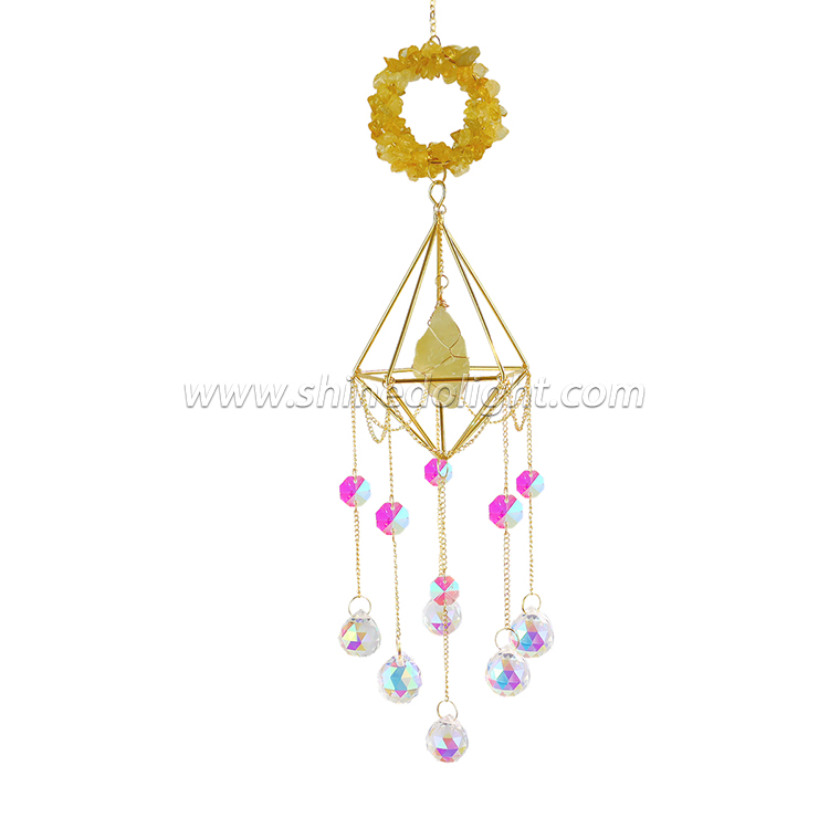 Multicolored crystal chimes decorate the wind chimes for Indoores